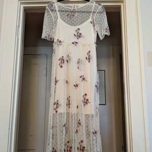 White midi dress with floral embroidery - Boutique